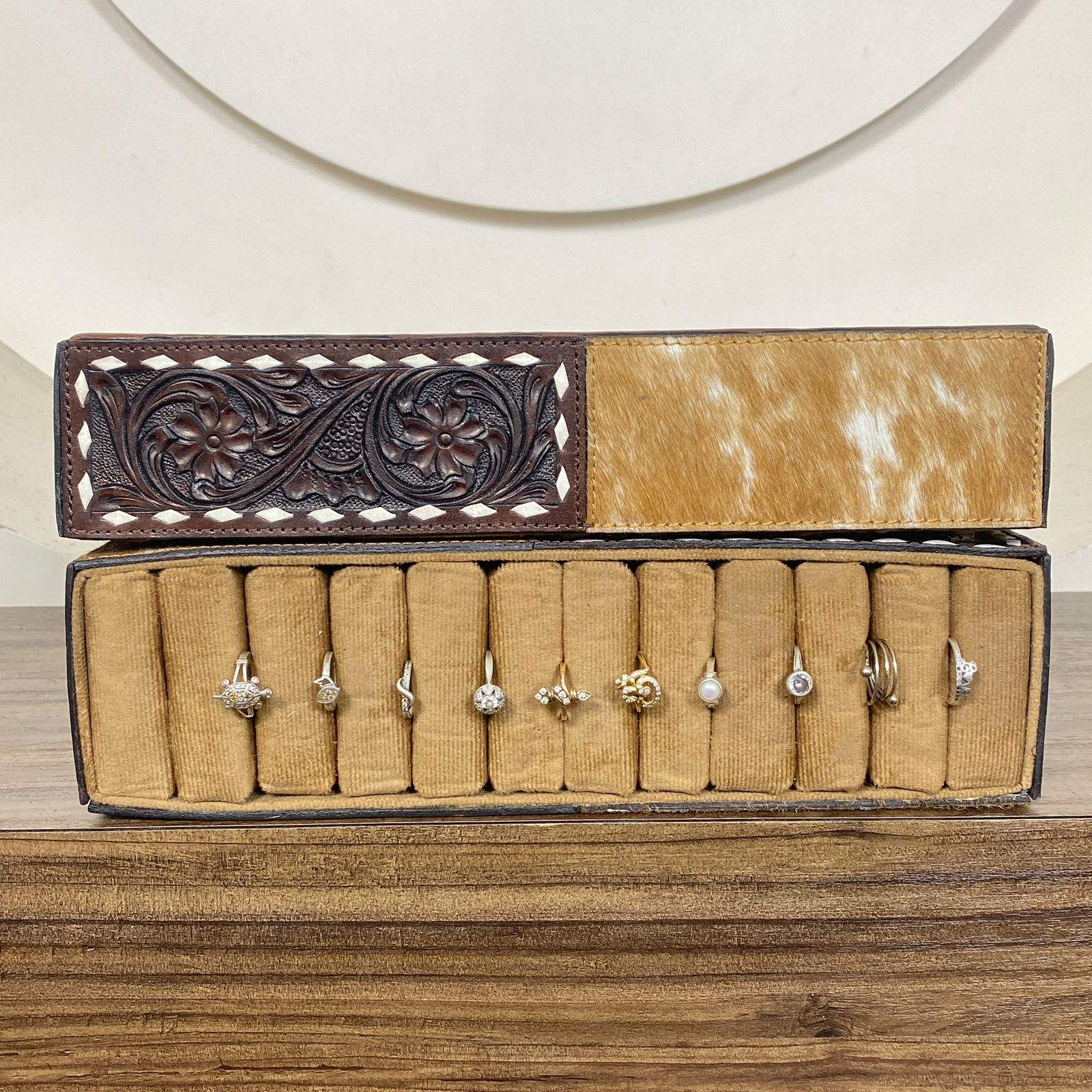 สีน้ำตาล