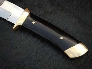 Couteau Bowie à pointe clip en acier inoxydable fait main par Edge Master Manufacture, épaisseur 4 mm, manche en corne noire, étui en cuir, 12 pouces - Product Image 3