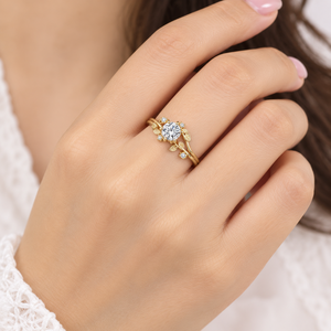 Bague de fiançailles romantique en or jaune plaqué moissanite, forme ronde brillante, sertie de griffes, bijoux pour femmes - Product Image 5