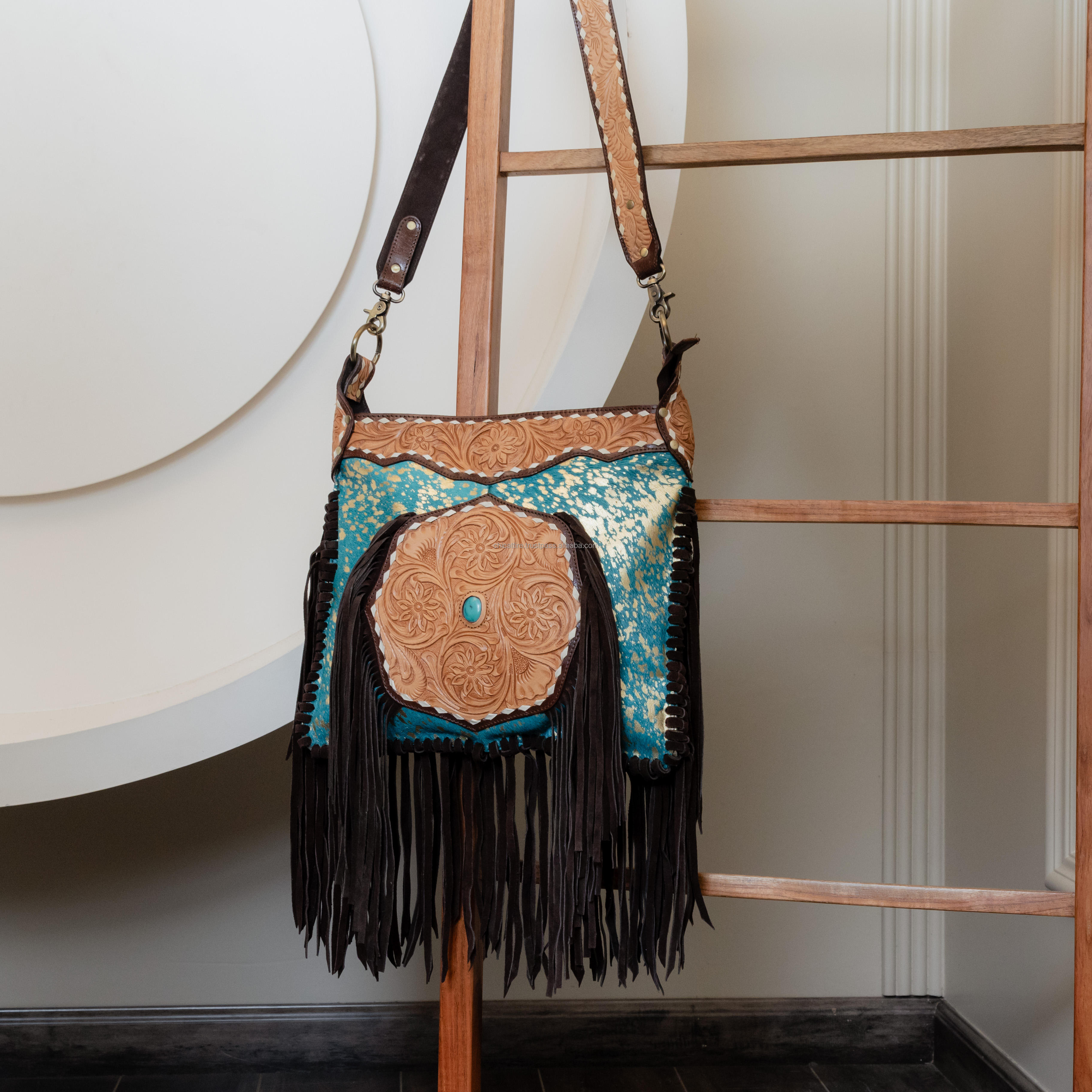 สีน้ำตาลกับเทอร์ควอยซ์