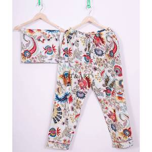 Conjunto de Pijama de Algodón Elegante de Alta Calidad Hecho a Mano en India para Mujer, Estampado Floral, Regalos para Damas de Honor, Personalizable - Product Image 4