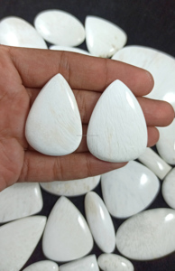 Scolecite blanche naturelle, pierre précieuse en vrac, cristal de zéolite blanc laiteux, cabochon, lot en gros pour bijoux et collection - Product Image 4