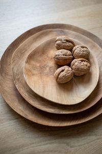 Beautiful Handmade Eco-Friendly BPA Free Mango Wood Charger Plate Crafted Artistic Epoxy Resin Emerald Finish Classic Wooden Lid - Product Image 4