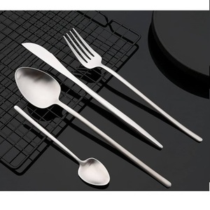 Ensemble de couverts en acier inoxydable au look traditionnel, fourchette et cuillère, manche de luxe, artisanat fait main, métal poli brillant - Product Image 5