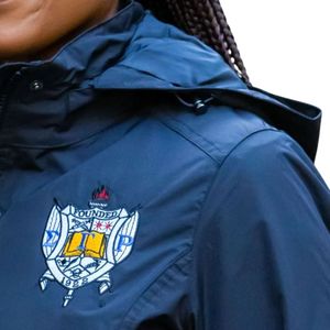 เสื้อแจ็คเก็ต Sigma Gamma Rho สีดำสำหรับผู้หญิง แบบติดกระดุม สไตล์ลำลองสำหรับชมรมพี่น้องชาวกรีก เหมาะสำหรับใส่เดินเล่น น้ำหนักเบา - Product Image 3