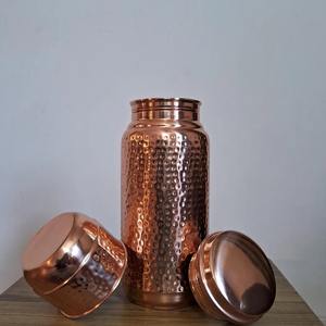 Botella de Agua Tradicional de Cobre Martillado, Recipiente para Agua, Perfecta para la Oficina, el Gimnasio y la Meditación, Hecha a Mano en India - Product Image 6