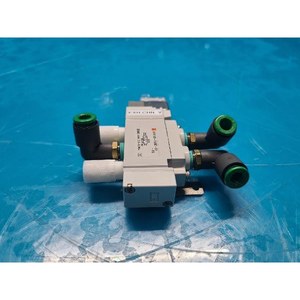 Vanne solénoïde 5 ports SMC SY5120-5LOZ-01-F2, utilisée comme pièce détachée pour équipement semi-conducteur Legacy - Product Image 6