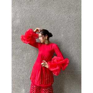 Ensemble de costume en mousseline de soie rouge pour femmes avec manches bouffantes, taille XS, matière crêpe - Product Image 2