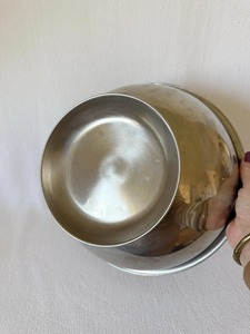 Seau à glace fini argenté, idéal pour refroidir le vin personnellement, pour les bars à domicile, les boissons (vin et bière), fabriqué à la main en Inde. - Product Image 6