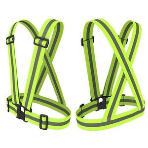 Gilet de sécurité réfléchissant et élastique à haute visibilité, réglable, vert avec bandes grises de 4,0 cm de large, boucle en résine - Product Image 4