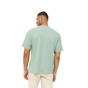 เสื้อยืดผู้ชายสีเขียวอ่อน ทรงปกติ ผ้าฝ้าย คอกลม แขนสั้น สวมใส่สบาย ระบายอากาศได้ดี สีพื้น - Product Image 2