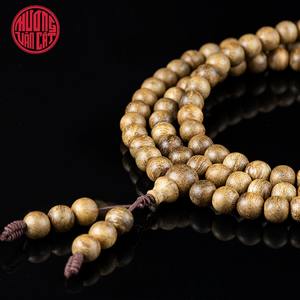 สร้อยข้อมือไม้กฤษณามาเลเซีย 108 เม็ด ขนาด 6 มม. แบบจมตัวเล็กน้อย – ไม้กฤษณาธรรมชาติมาเลเซียคุณภาพสูงสำหรับสวดมนต์ - Product Image 4