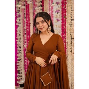 Robe de soirée Swank Brown - Jupe et dupatta taille XS 850g pour un look époustouflant - Product Image 4