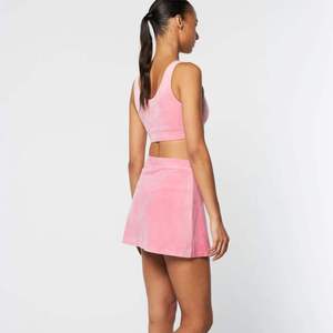 ชุดกระโปรงและเสื้อเทนนิสสำหรับผู้หญิงประสิทธิภาพสูง - ผ้าแห้งเร็วเพื่อความสบายระหว่างการเล่นกีฬา - Product Image 6