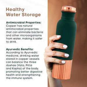 Bouteille d'eau en cuivre vert forêt avec base texturée, bouteille d'hydratation de designer haut de gamme pour le bureau, les voyages, le bien-être et les cadeaux - Product Image 2