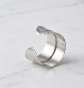 Anillos para Servilletas Plateados, Porta Servilletas de Acero Inoxidable, Artículos de Mesa de Lujo, Utensilios de Cocina y Accesorios para Bodas - Product Image 1