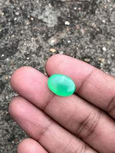 พลอยคริสโซเพรสธรรมชาติคุณภาพสูงทรงรีสีเขียวอ่อน ขัดเงา รูปทรงคาโบชอง สำหรับบำบัดรักษา - Product Image 5