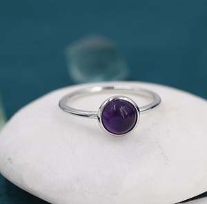 Bague en argent sterling avec améthyste violette véritable, améthyste foncée naturelle, petite bague en jade, pierre d'améthyste de 6 mm, pierre de naissance de février - Product Image 2