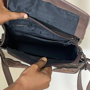 Premium Handcrafted Genuine Cowhide Leather Crossbody Shoulder Handbags High Quality Designer <b>Large</b> Capacity Women Messenger Bag - Product Image 6