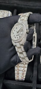 Reloj de Lujo de Edición Limitada con Diamantes Moissanite de Color D VVS, Cristal de Zafiro de 16 mm, Función de Fecha, Estilo Hip Hop - Product Image 5