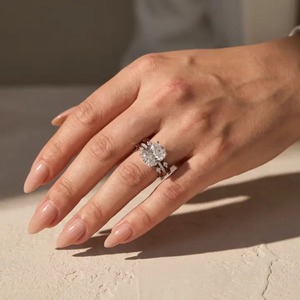 Anillo de Boda con Incrustaciones de Moissanita 925 de Corte Cojín y Anillo de Compromiso con Piedras Blancas, Azules y Rojas Únicas para Mujer - Product Image 6