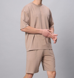 Ensemble deux pièces d'été pour hommes : T-shirt uni à manches courtes et short assorti, tenue streetwear personnalisée en tissu tricoté - Product Image 4