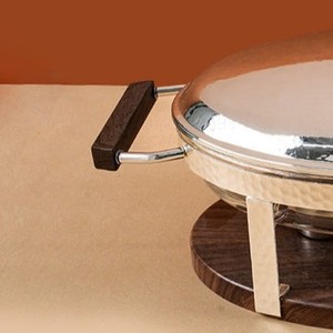 ถาดอุ่นอาหารบุฟเฟ่ต์ทรงรีพรีเมียม สแตนเลสสตีล พร้อมขาตั้งไม้ ลายตอกแบบมืออาชีพ สำหรับโรงแรมและงานจัดเลี้ยง - Product Image 4