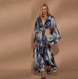 Ensemble coordonné pour femme, haut court à manches longues cloche, col en V, à nouer, avec jupe longue, imprimé ethnique bohème, pour l'été – Assortiment varié - Product Image 1