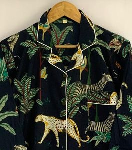 Conjunto de Pijama de Manga Larga para Mujer, Estampado Tropical de Animales, Cuello con Muescas, Camisa con Botones y Pantalones, Ropa de Dormir con Estampado Tropical de Animales - Product Image 5