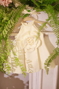 Robe de princesse mignonne à col halter brodée de fleurs pour filles, en gaze à sequins, écologique, pour usage quotidien et fêtes - Product Image 2