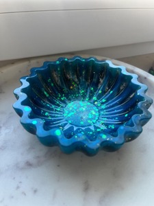 Bol décoratif en résine fait main, plat à bibelots en époxy, accent moderne pour la maison, idée cadeau parfaite - Product Image 5