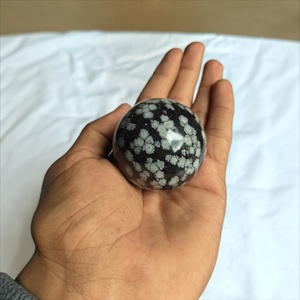 Sphère d'obsidienne flocon de neige naturelle, pierre volcanique noire polie, boule de cristal pour la méditation, le Reiki, la décoration intérieure, vente en gros - Product Image 3