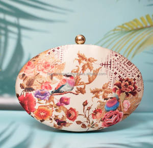 กระเป๋าถือคลัทช์ทรงวงรีพิมพ์ลายศิลปะสมัยใหม่ทำด้วยมือ - Product Image 2