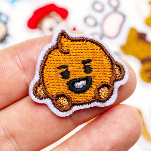 Patch brodé personnalisé avec logo, badge Velcro auto-agrippant, patch en tissu 3D gonflé thermocollant pour vêtements et chapeaux - Product Image 4