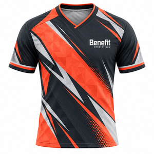Uniforme de football pour hommes personnalisé en polyester avec impression sublimée, respirant, anti-transpiration, col en V, manches courtes, taille élastique - Product Image 3