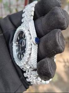 Montre pour homme de style hip-hop, fabriquée en Inde, avec un cadran serti de diamants, idéale pour les sorties en boîte de nuit. Disponible en gros. - Product Image 4