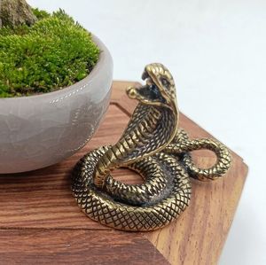 Centre de table moderne en métal en forme de serpent pour la décoration de la maison, style élégant et attrait intérieur luxueux - Product Image 6