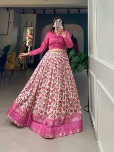Último Diseño de Fatema, Lehenga Choli Personalizable con Estampado Floral de Seda Dola para Mujer, Estilo Coordinado, Moda India para Fiestas - Product Image 3