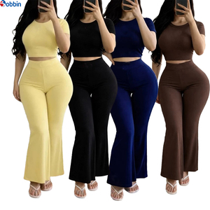 Conjunto Deportivo Casual para Mujer con Logotipo Personalizado, Top Corto y Pantalones Anchos de Cintura Alta con Corte Ajustado - Product Image 6
