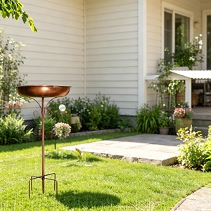 Bain d'oiseaux moderne en cuivre au design élégant, parfait pour l'extérieur, jardin, mangeoire à oiseaux, bassin d'eau, construction durable. - Product Image 5