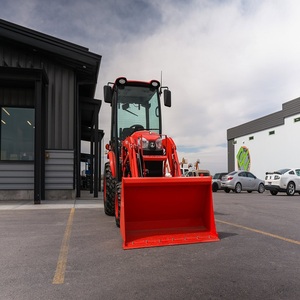 Tracteur à roues Kubota LX2620 4WD avec moteur de 42 CV, haute productivité et faible bruit - Tracteur utilitaire compact pour les professionnels - Product Image 2