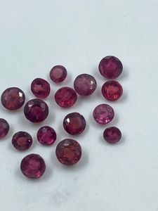 สปิเนลสีแดงคุณภาพสูงธรรมชาติ 4.25 กะรัต 16 เม็ด ทรงกลมเจียระไนแบบบริลเลียนท์ ขนาด 3-4 มม. สำหรับทำเครื่องประดับ - Product Image 4