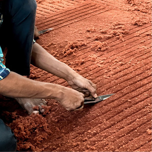 Alfombra de Lana 100% Hecha a Mano de Lujo |   Alfombra Nórdica Minimalista Tallada |   Alfombra de Hotel de Lujo de Pelo Grueso Color Naranja Quemado - Product Image 3