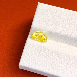 Diamant jaune fantaisie de qualité supérieure, cultivé en laboratoire, taille radiant, certifié IGI, 3,0 carats, VS1-VS2, diamant non monté pour la création de bijoux - Product Image 2