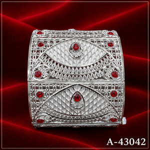 Pulsera de plata tibetana para mujer, diseño de flores vintage, incrustaciones de cristal rojo, A-43042 - Product Image 1