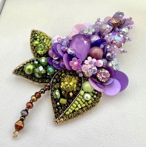 Broche artisanale colorée brodée et perlée MD HANDICRAFTS avec perles de verre de qualité supérieure pour mariage unisexe - Product Image 4