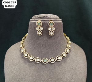 Conjunto de collar Kundan chapado en oro de lujo con corte de pera y pendientes a juego, elegante joyería para novias, bodas y fiestas, regalo para mujeres. - Product Image 3