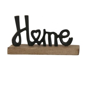 Finition noire personnalisée "Home" en fonte d'aluminium avec base en bois Cadeaux de décoration de table en aluminium faits à la main - Product Image 1