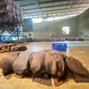 NGOC CHAU Banda Transportadora de Caucho Natural de Alto Flujo, Grado de Recubrimiento de Película Soplada RSS3, Láminas Ahumadas Acanaladas, Grado para Tuberías de Piezas Automotrices - Product Image 4