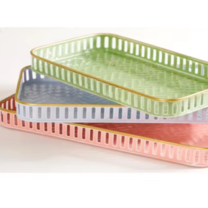 Plateau de service en bois élégant finition noyer pour aliments et en-cas à prix avantageux - Product Image 1